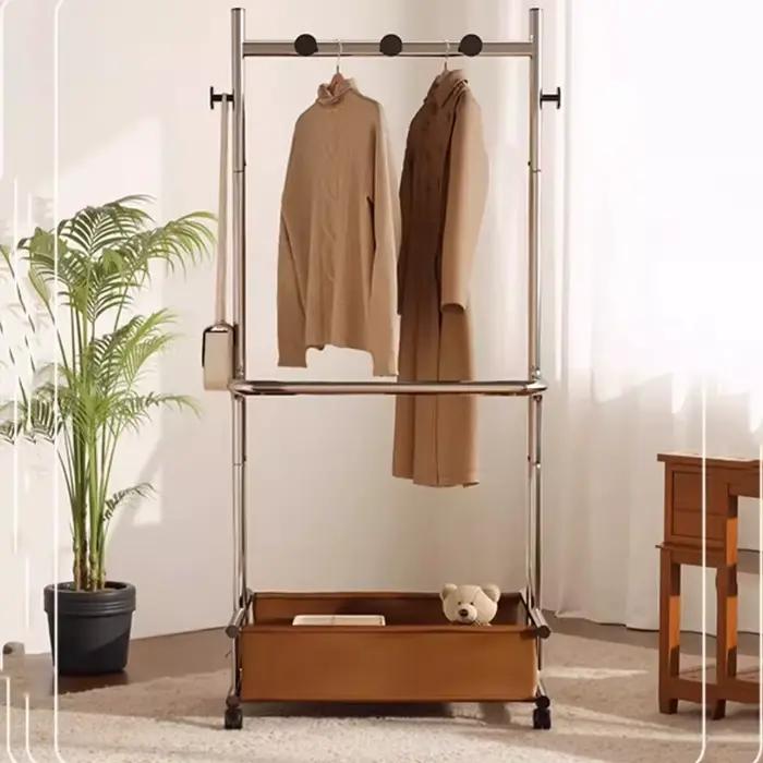 Porte-vêtements en métal industriel moderne avec panier de rangement